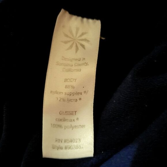 Athleta Women's Navy Capri Leggings - Picture 8 of 10